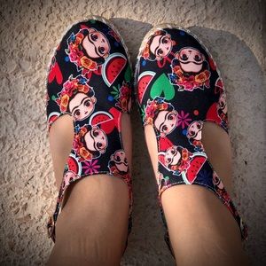 Frida Kahlo Closed ToeSandal Slim Size Ankle strap